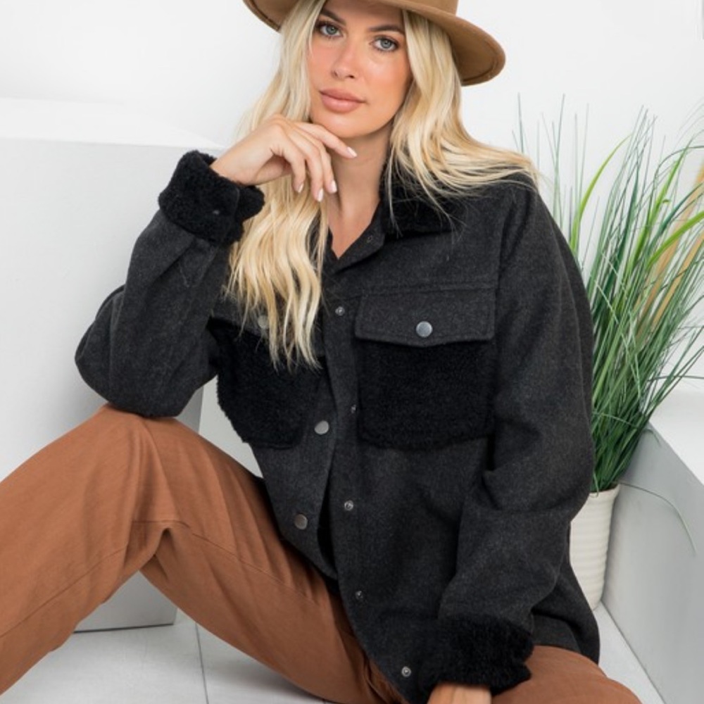 Women's Black Sherpa Trimmed FleeceSnap Front Lined Shacket